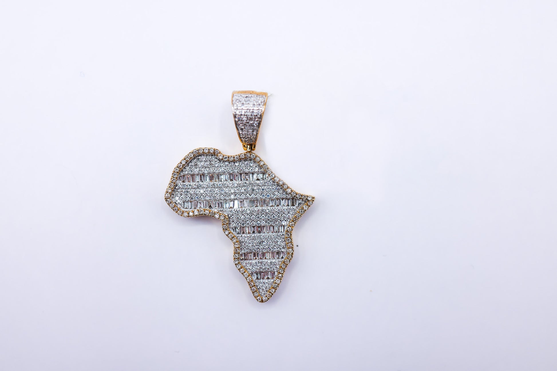 Africa Charm 10K Gold 1.14 CTW
