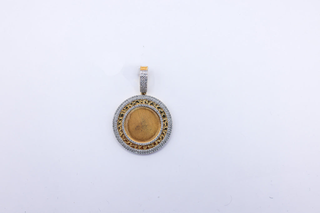 Memory Pendant 10K gold 1.05 CTW