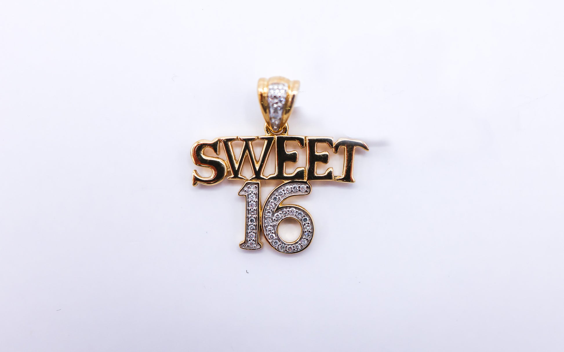 Sweet 16 10K gold 0.09 CTW