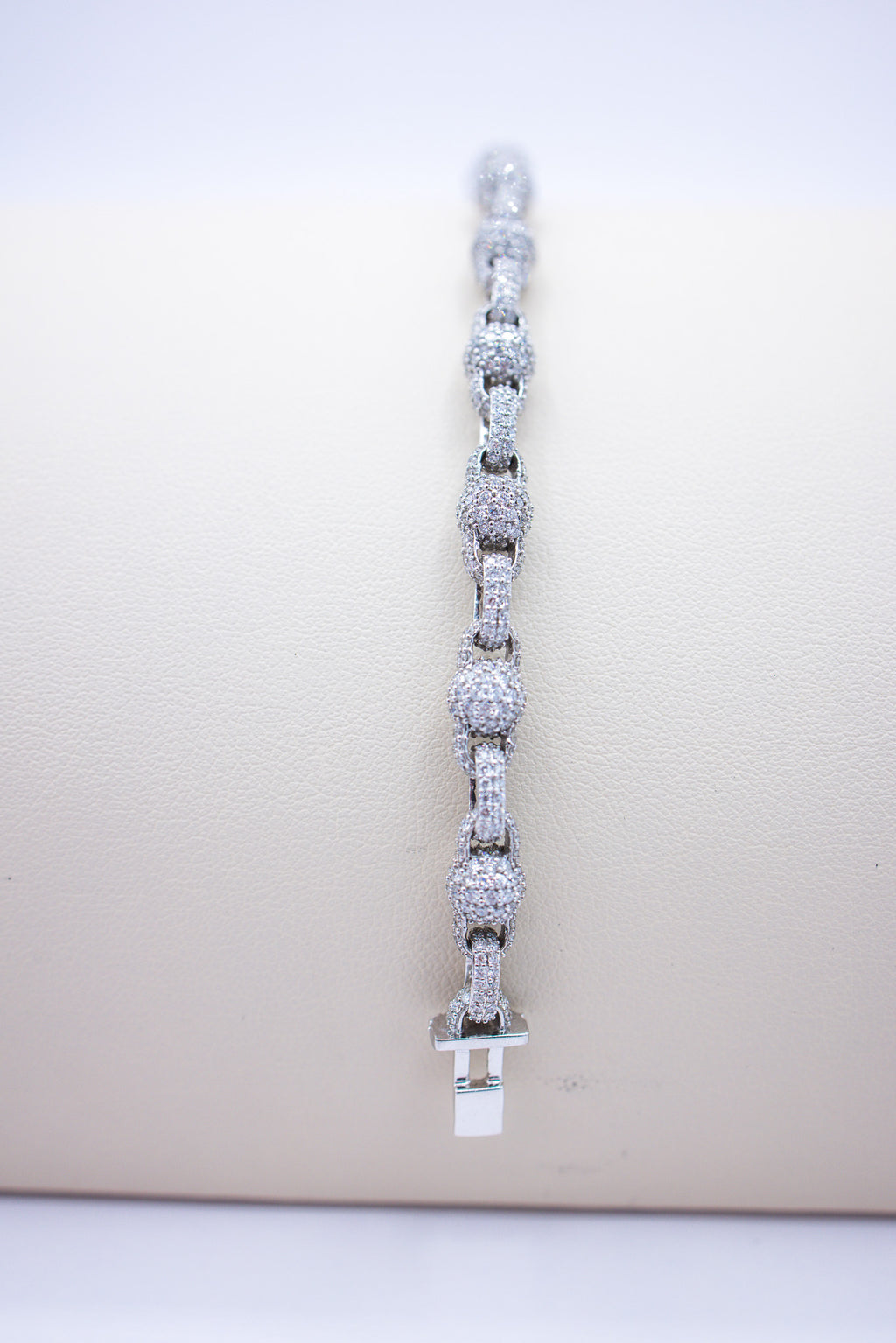 10K 8.73CT D-BRACELET RDS SIZE 8.50 INCHES 6.45MM