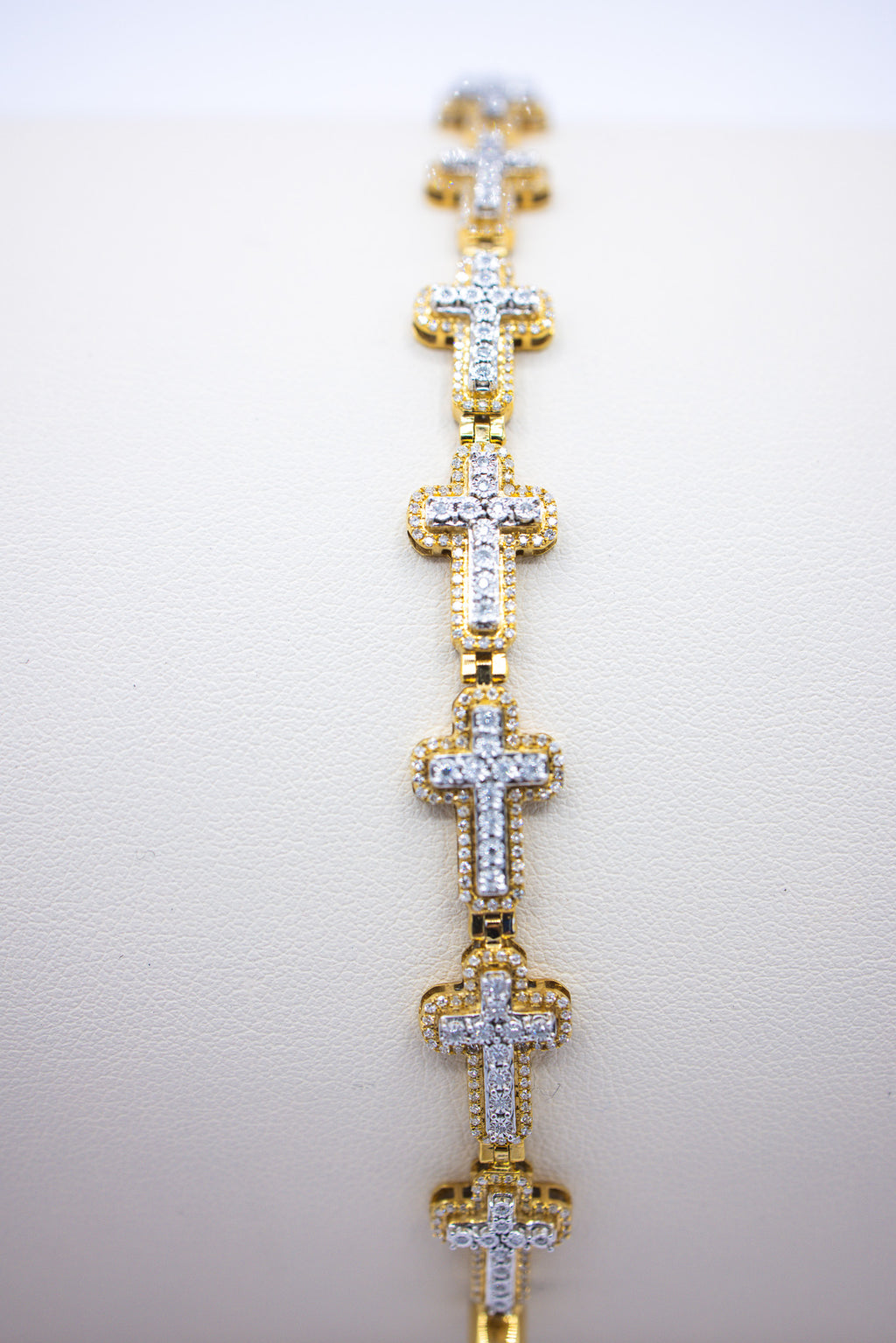 10K 1.35CT D-BRACELET RDS "CROSS" SIZE 8.5 INCHES