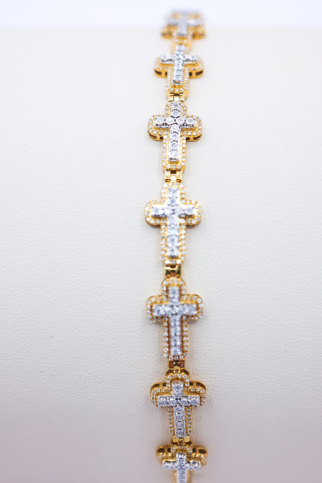 10K 1.35CT D-BRACELET RDS "CROSS" SIZE 8.5 INCHES