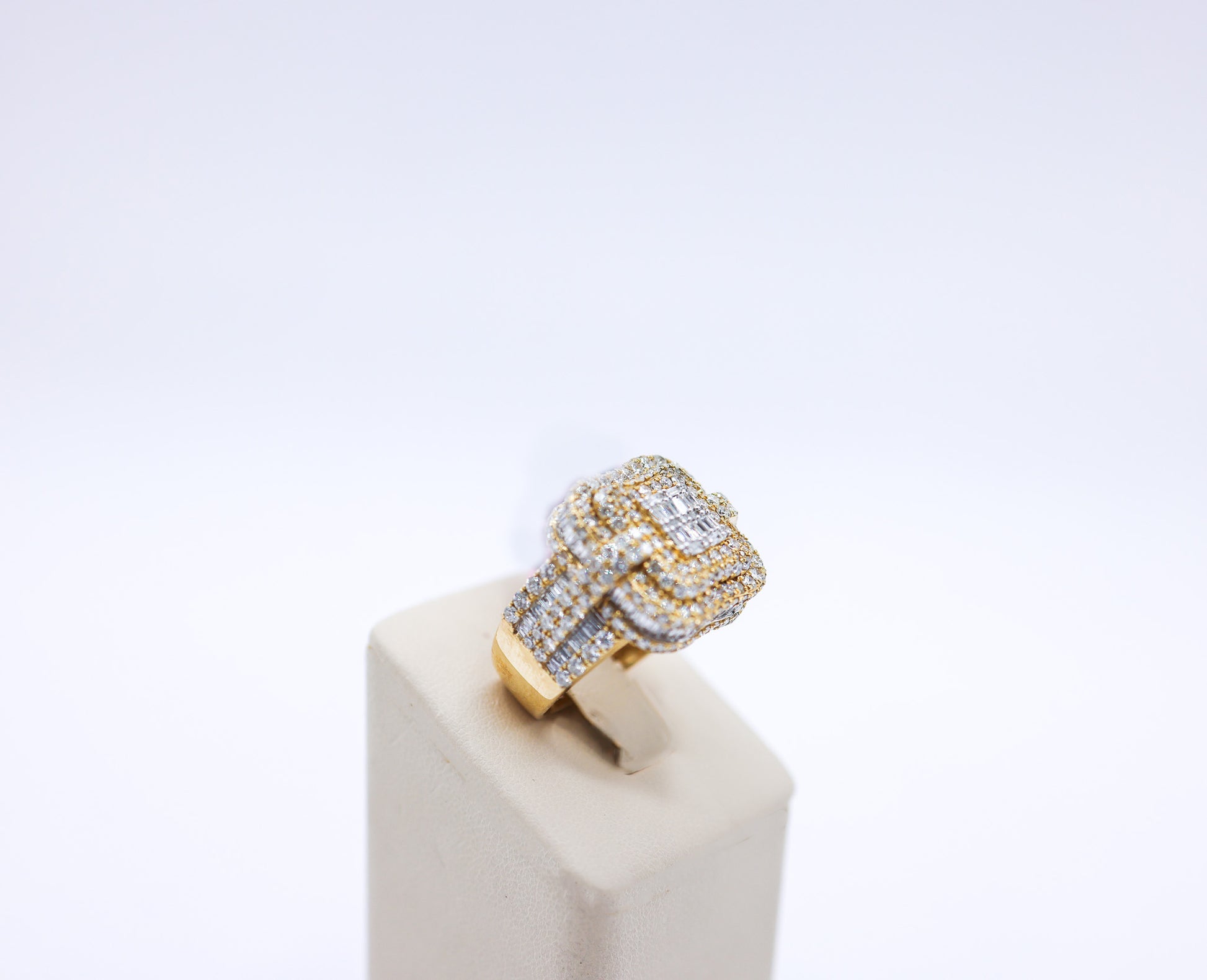 10K 6.05CT Multi-Diamond Baguette Border Mens Diamond Ring