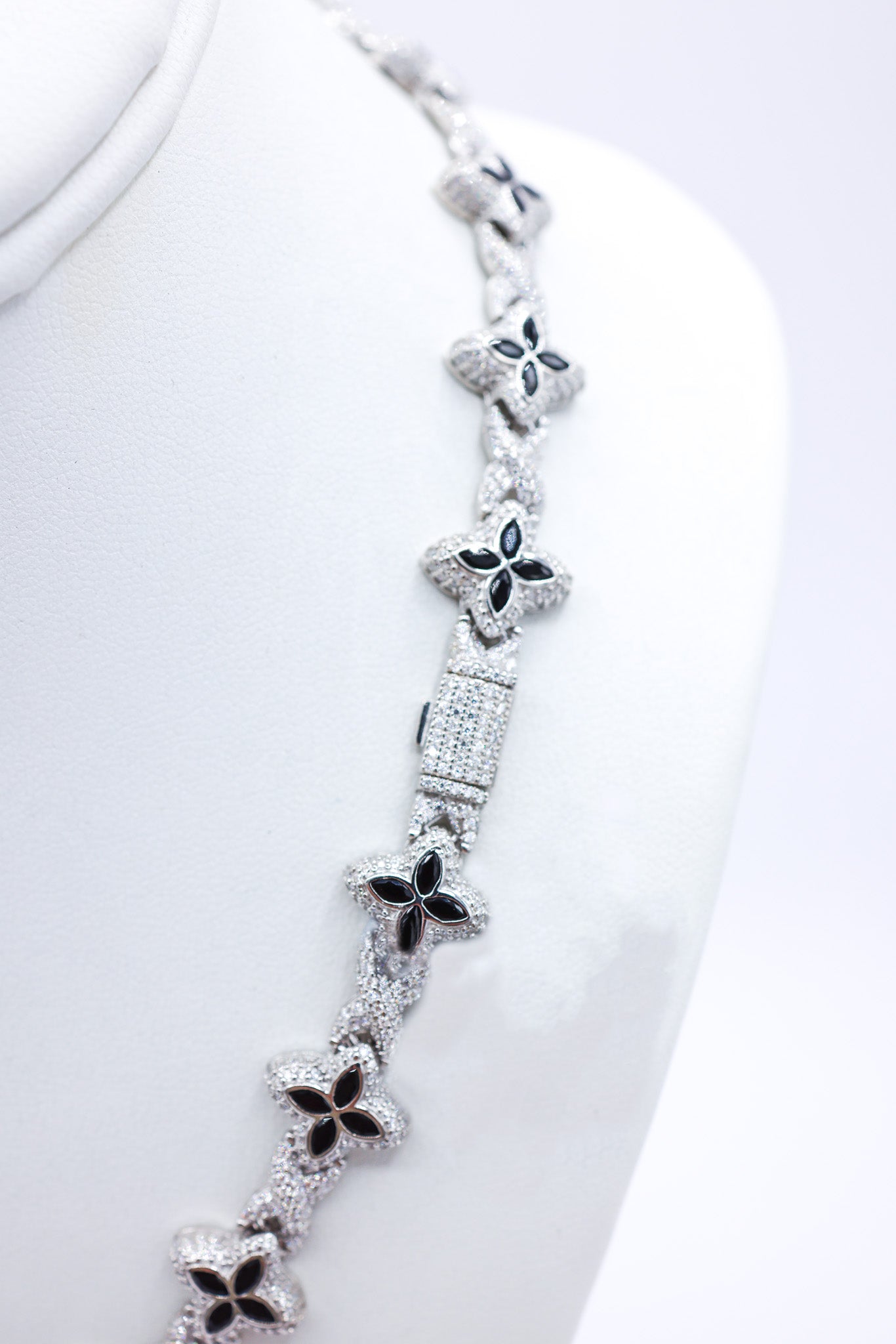 Black Clover Chain 9.82 CTW