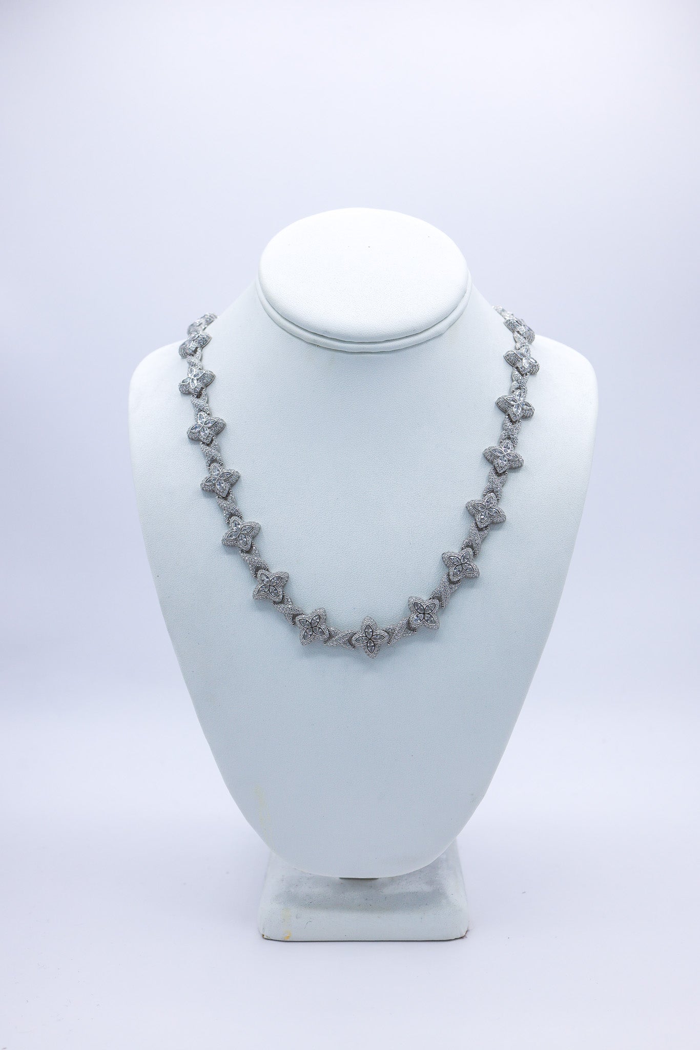 White Clover Chain 14.70 CTW