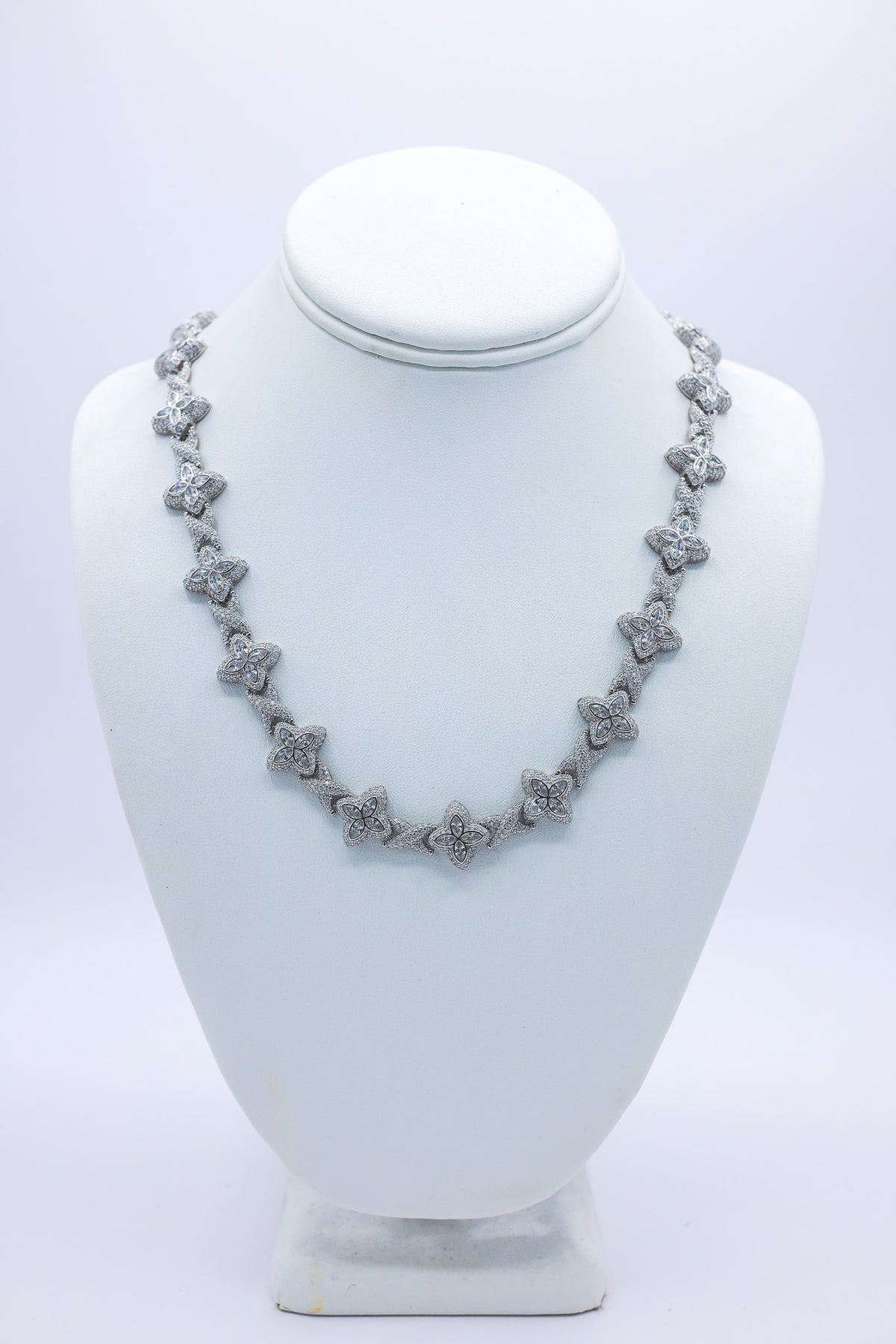 White Clover Chain 14.70 CTW