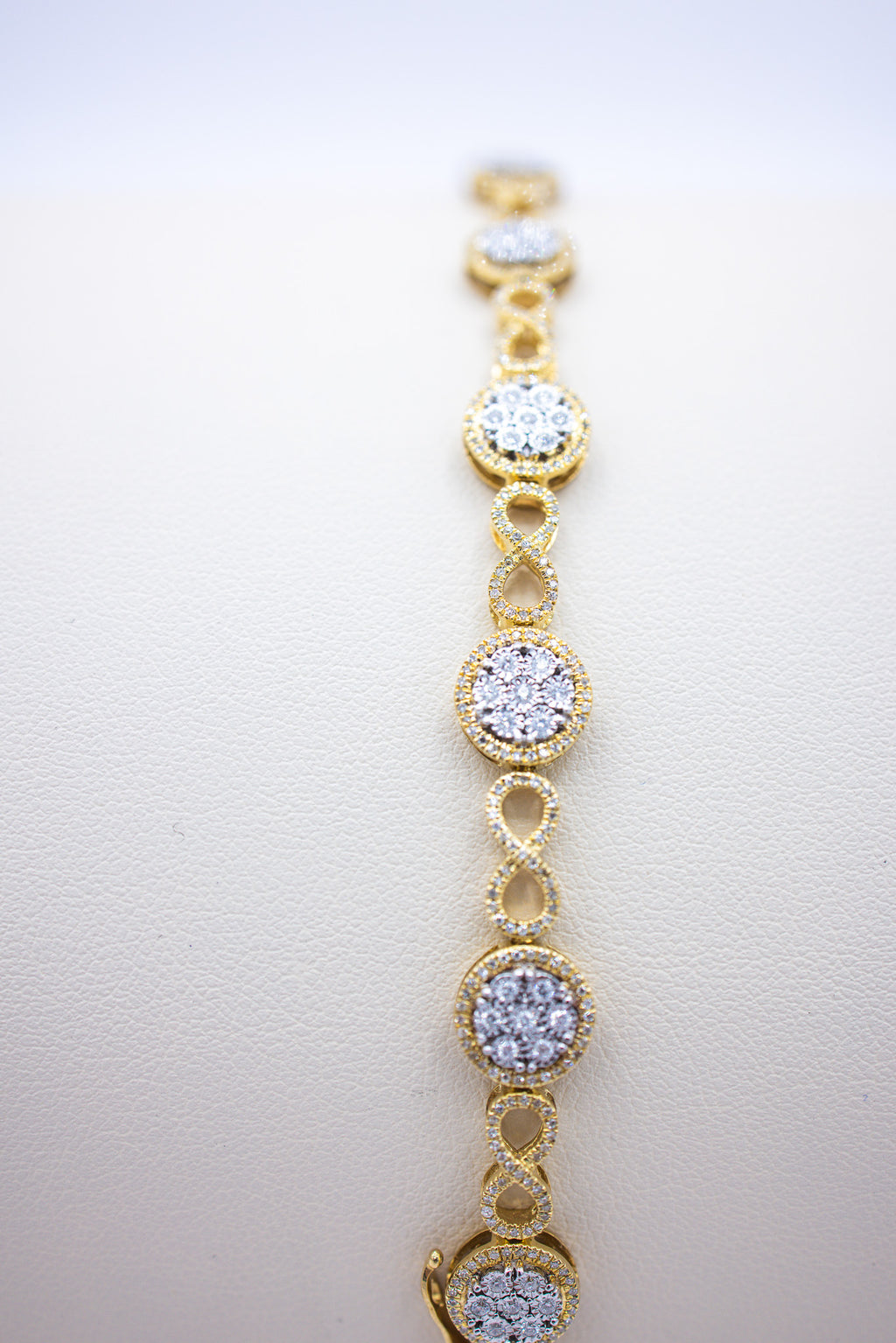 Flower Infinity Ladies Bracelet 10K Gold 1.15CTW