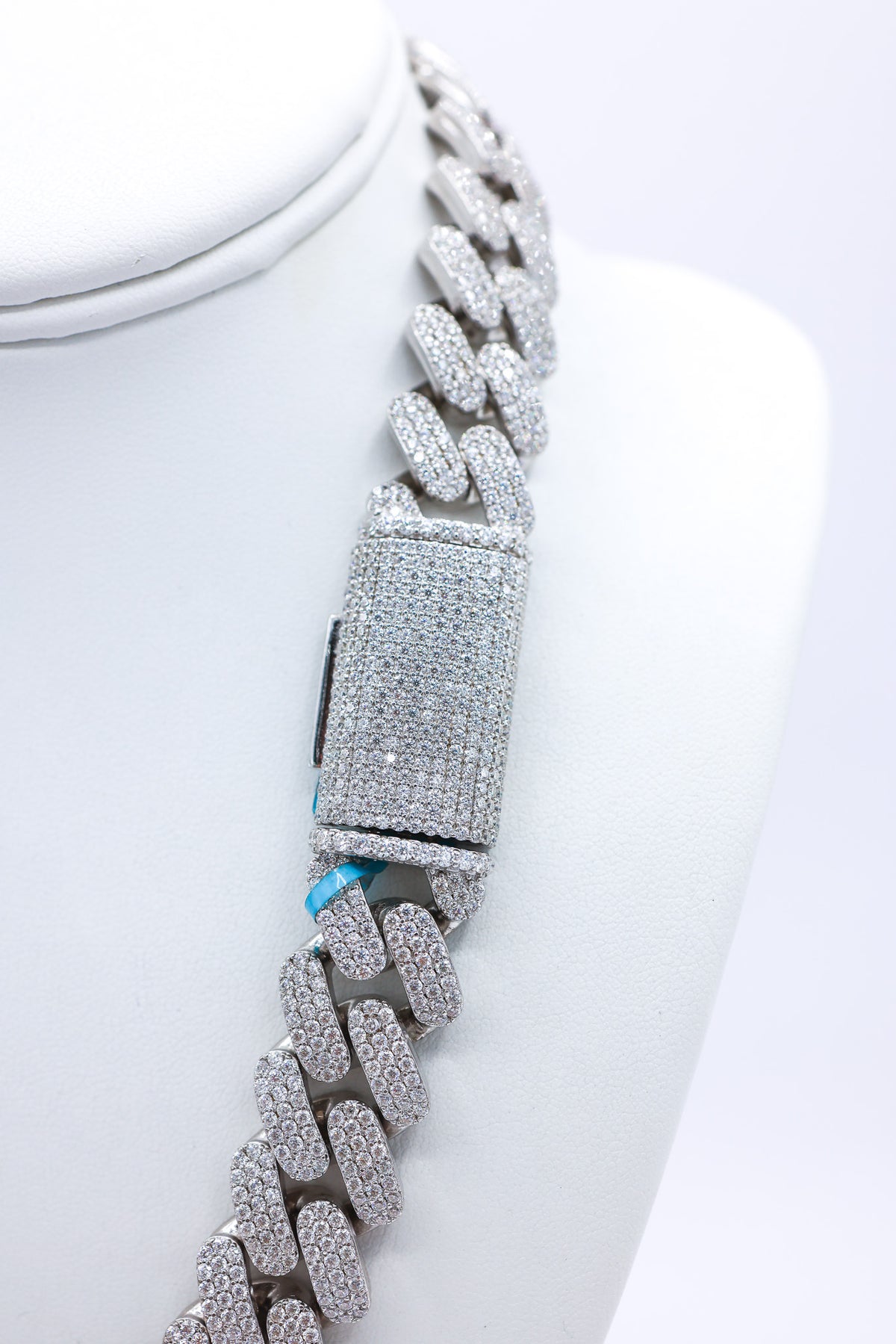 Cuban 18MM 52.09 CTW