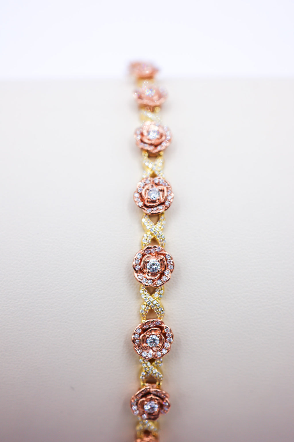 10K 3.53CT D-BRACELET RDS "ROSE FLOWER" SIZE 8 INCHES