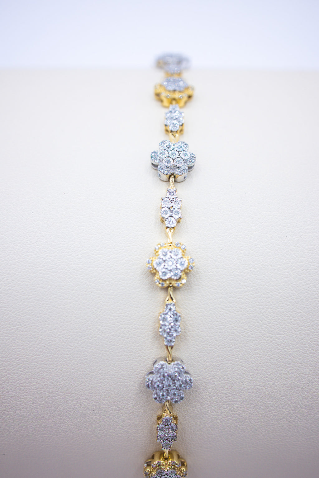 10K 1.00-1.03CT D-BRACELET LDS RDS "FLOWER" FANUC PRONG SIZE 7 INCHES