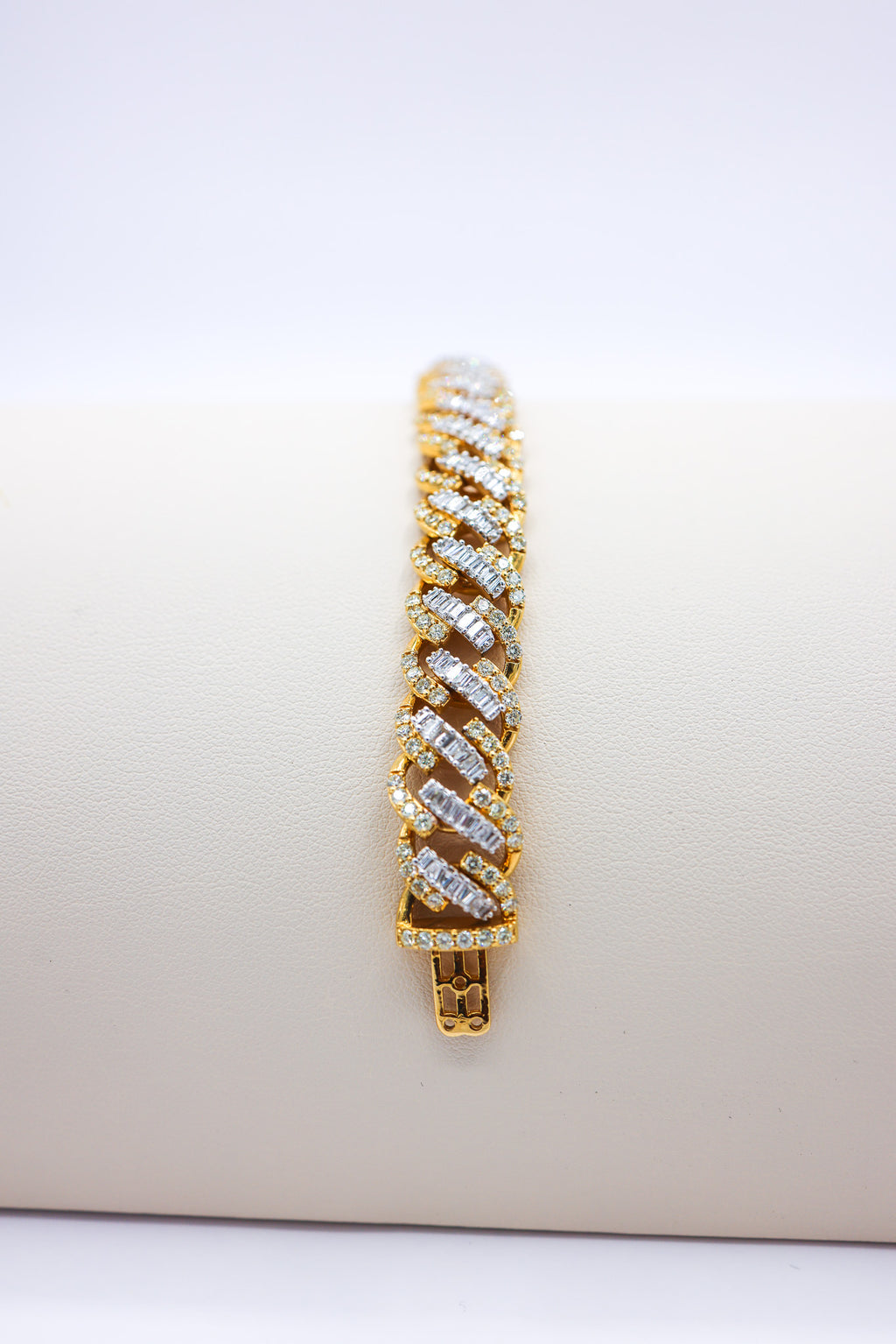 Miami Cuban Bracelet 10 K Gold 10CTW