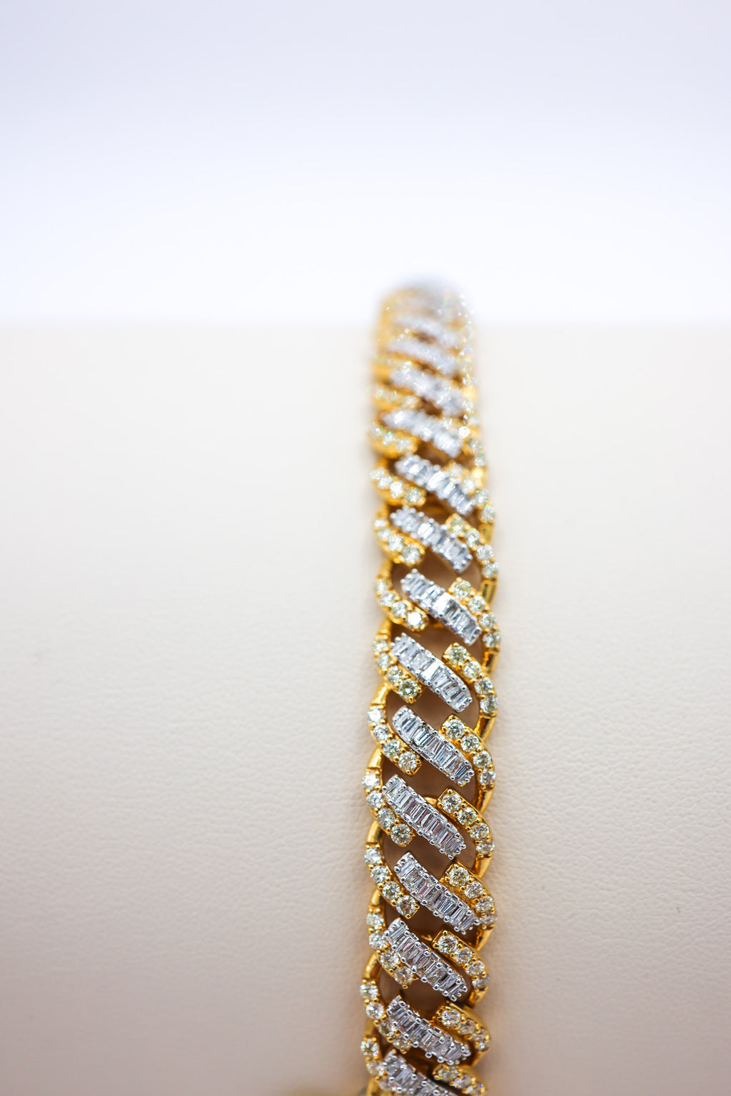 Miami Cuban Bracelet 10 K Gold 10CTW