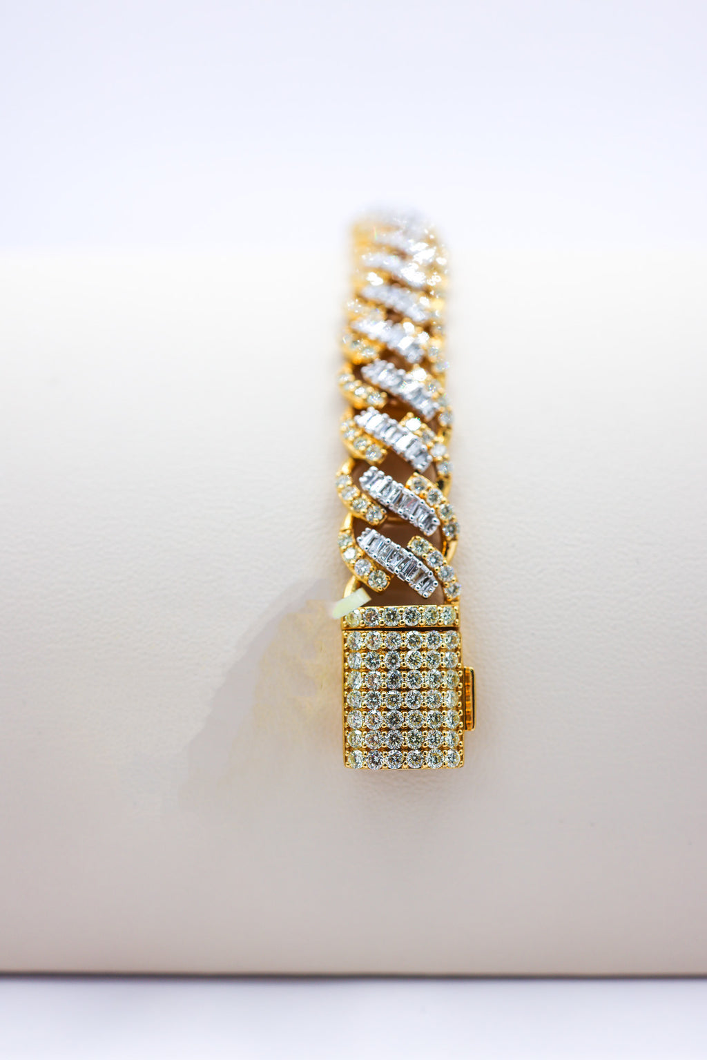 Miami Cuban Bracelet 10 K Gold 10CTW