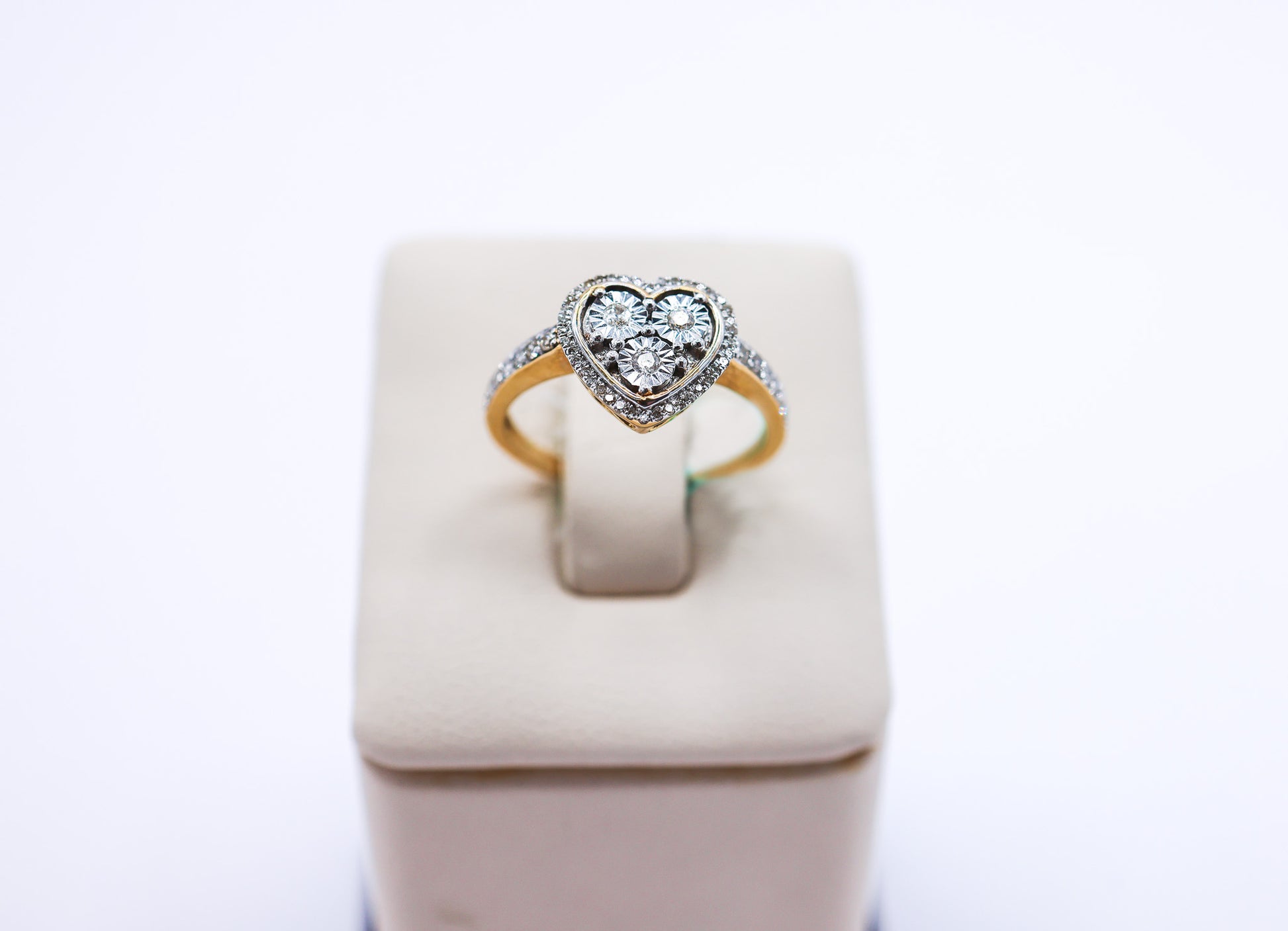 10K Gold 0.37 CTW Multi-Diamond Heart Ring