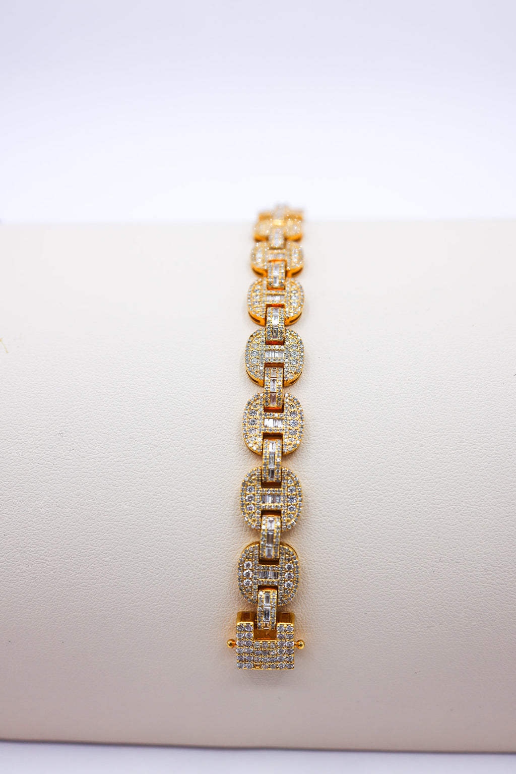GG Link Bracelet 10K Gold 5.75CTW
