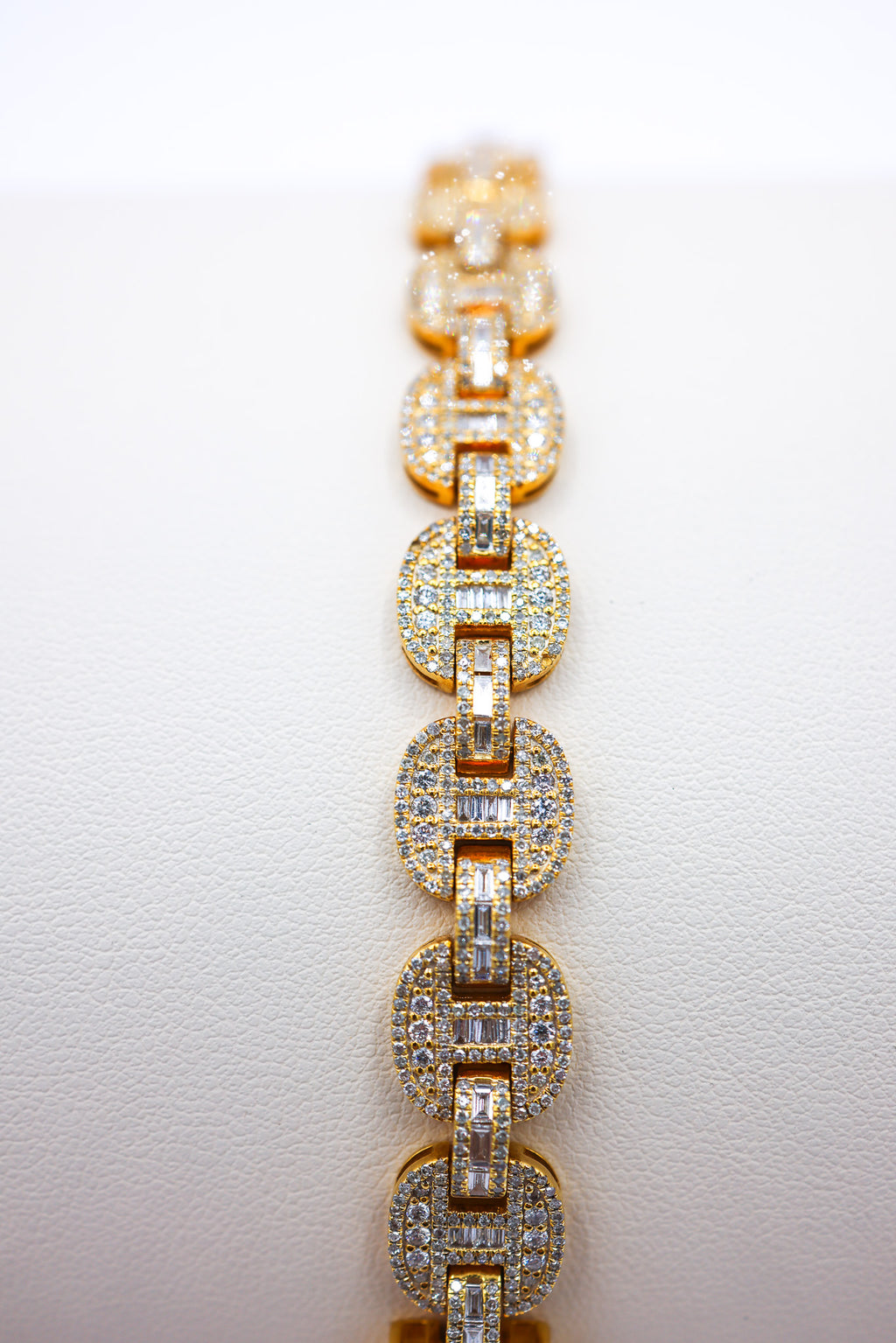 GG Link Bracelet 10K Gold 5.75CTW