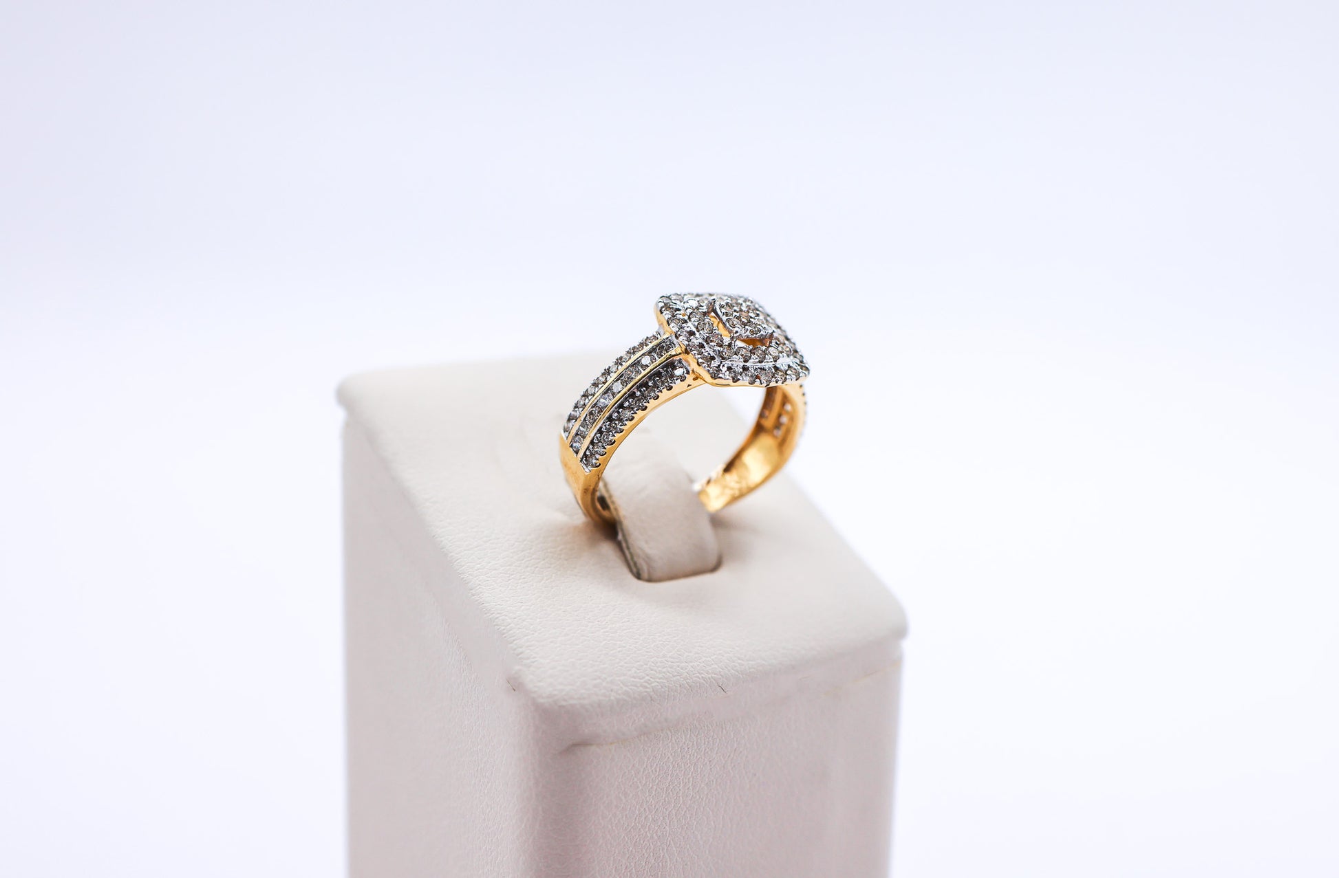 10K Gold 0.94 CTW Elevated Square Double Row Diamond Ring