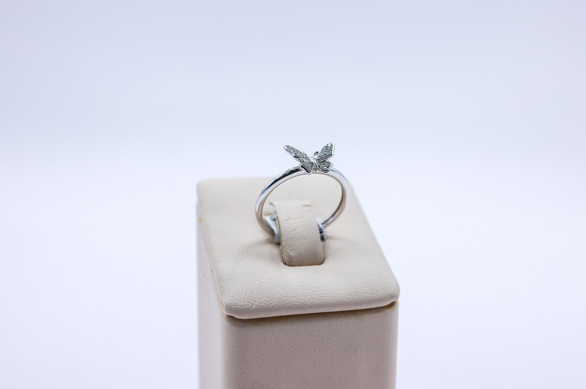 10K White Gold 0.05 CTW Butterfly Ring