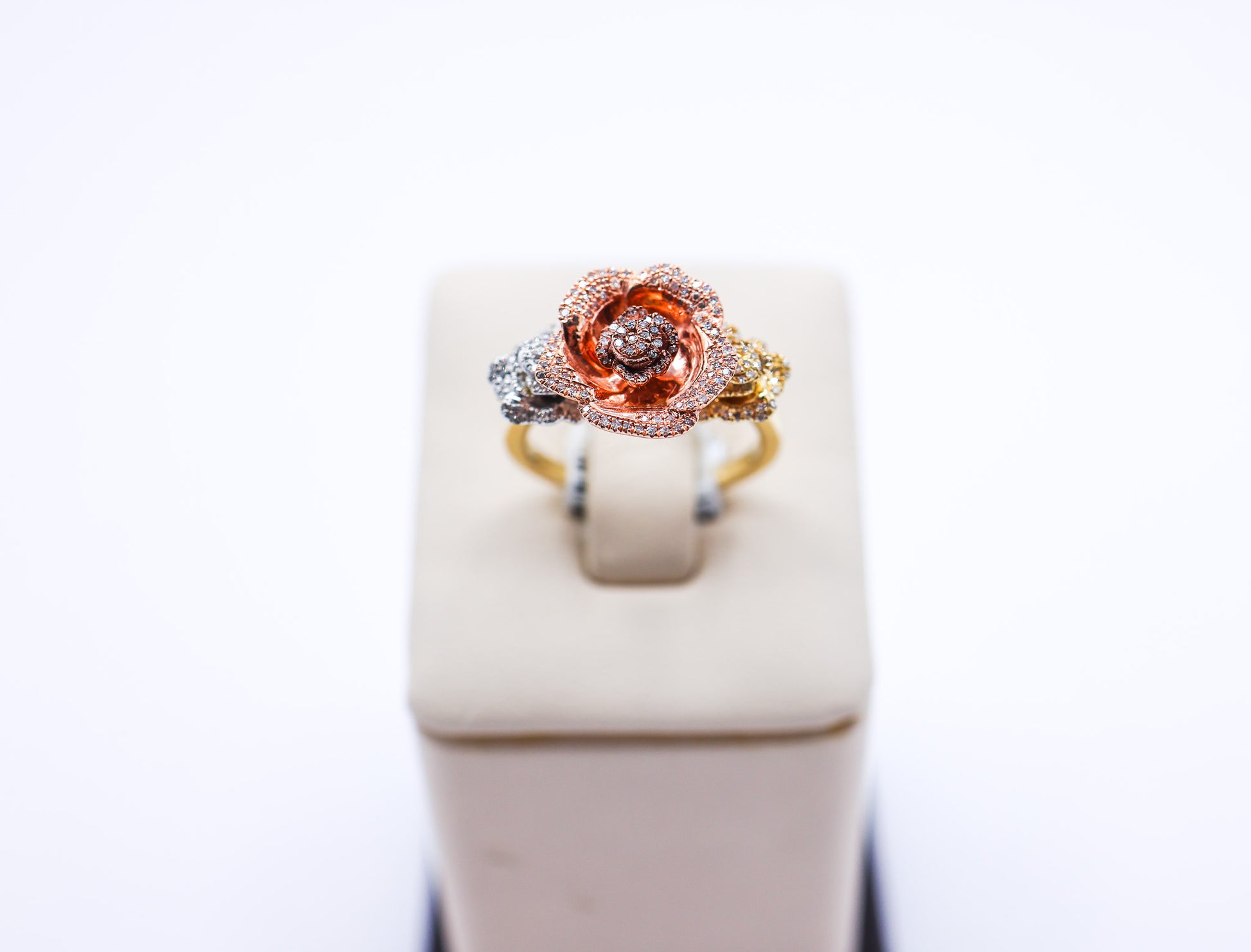 10K Gold 0.30 CTW Tri-Tone Roses Diamond Ring