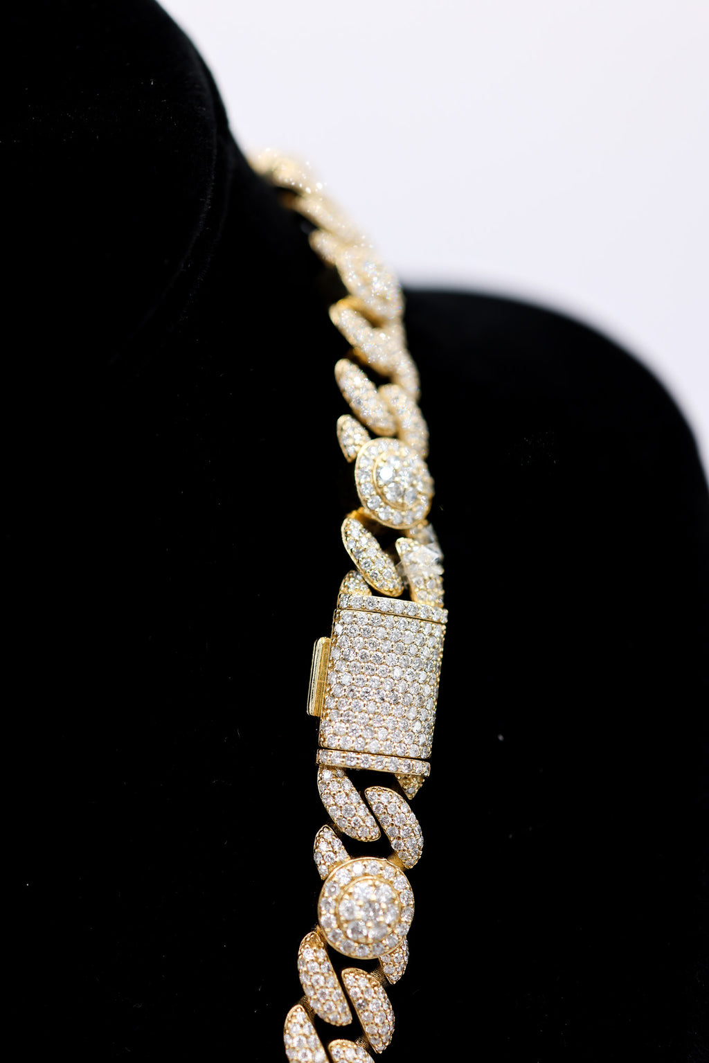 10K 20.75CT D-NECKLACE MEN RDS SIZE 22 INCHES 10.90MM- Cuban Royal Link