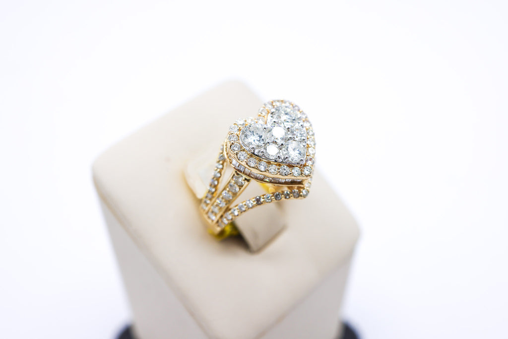 10K 2.07CTW Triple Row Multi-Diamond Heart Ring