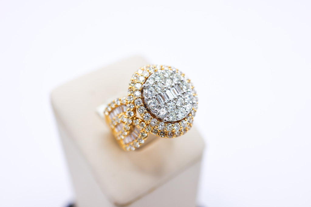 10K Gold 4.13 CTW Multi-Diamond Circle Twisted Baguette Band Diamond Ring
