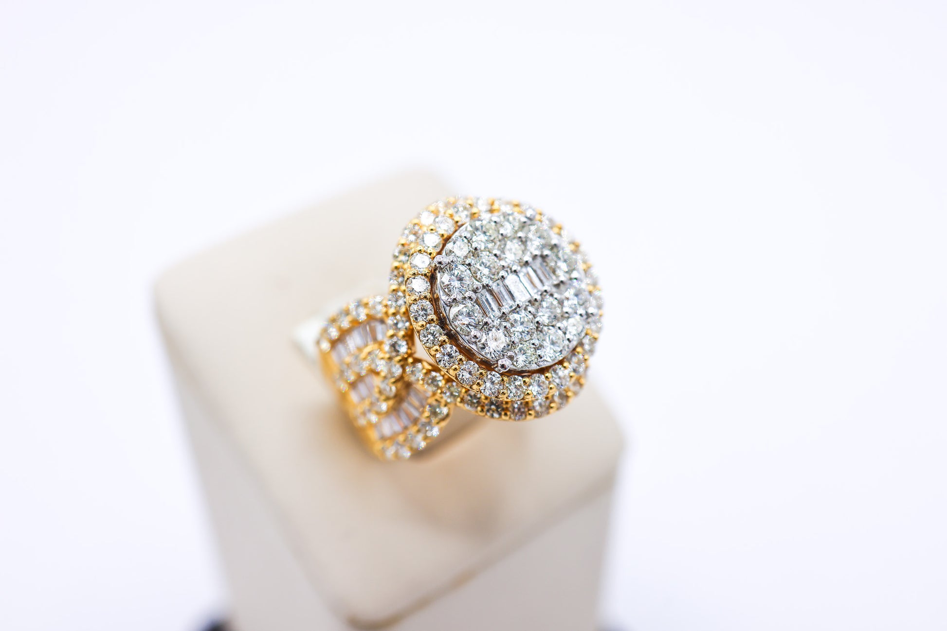 10K Gold 4.13 CTW Multi-Diamond Circle Twisted Baguette Band Diamond Ring
