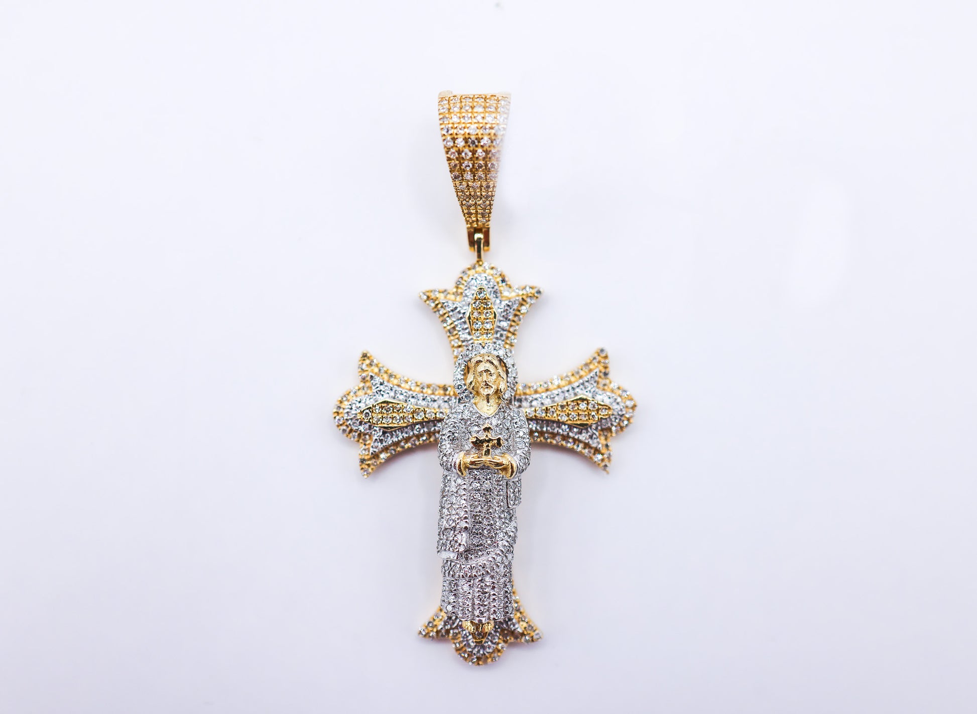 10K 0.60CT D-PENDANT RDS MP "CROSS WITH JESUS"