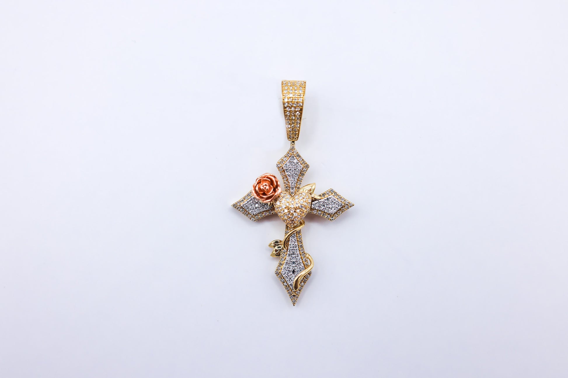 Flower Cross 10K gold 0.45 CTW