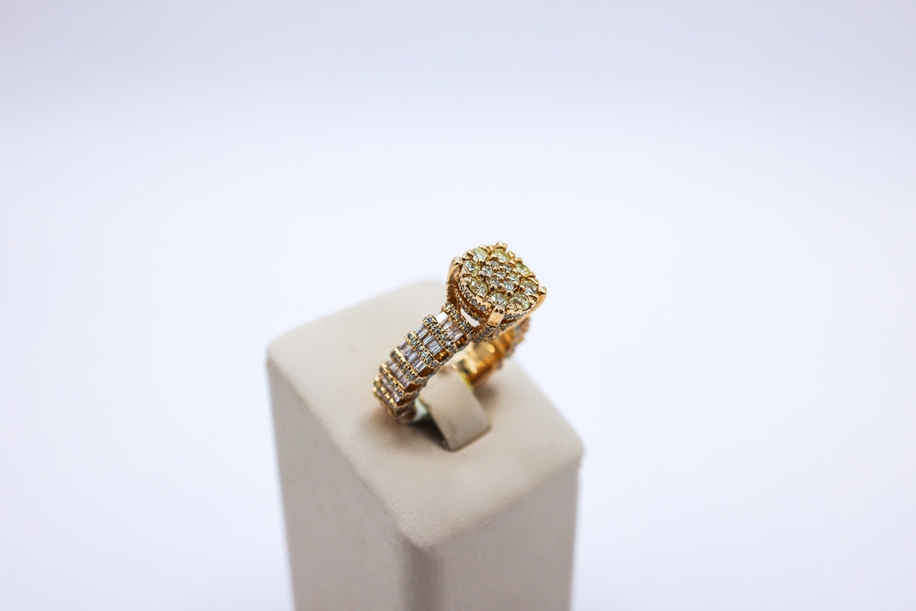 10K Gold 3.54 CTW Cluster Diamonds Scalloped band Ladies Ring