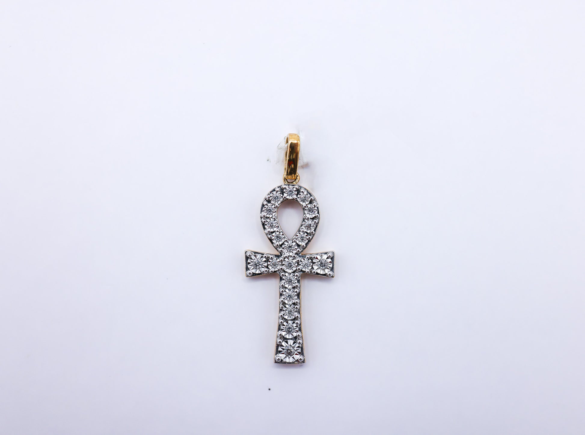 Amkh Charm 10K gold 0.17 CTW