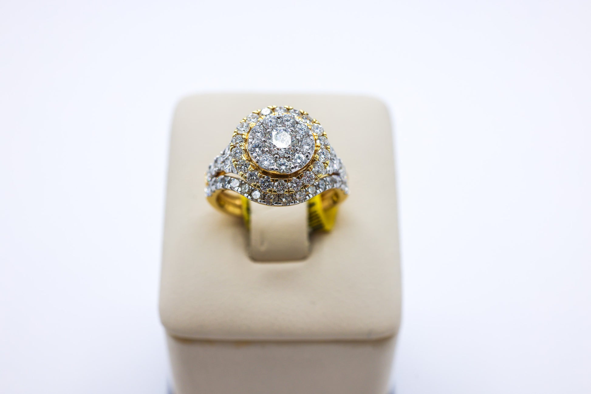 10K Yellow Gold 1.88 CTW Round Diamond Bridal Set