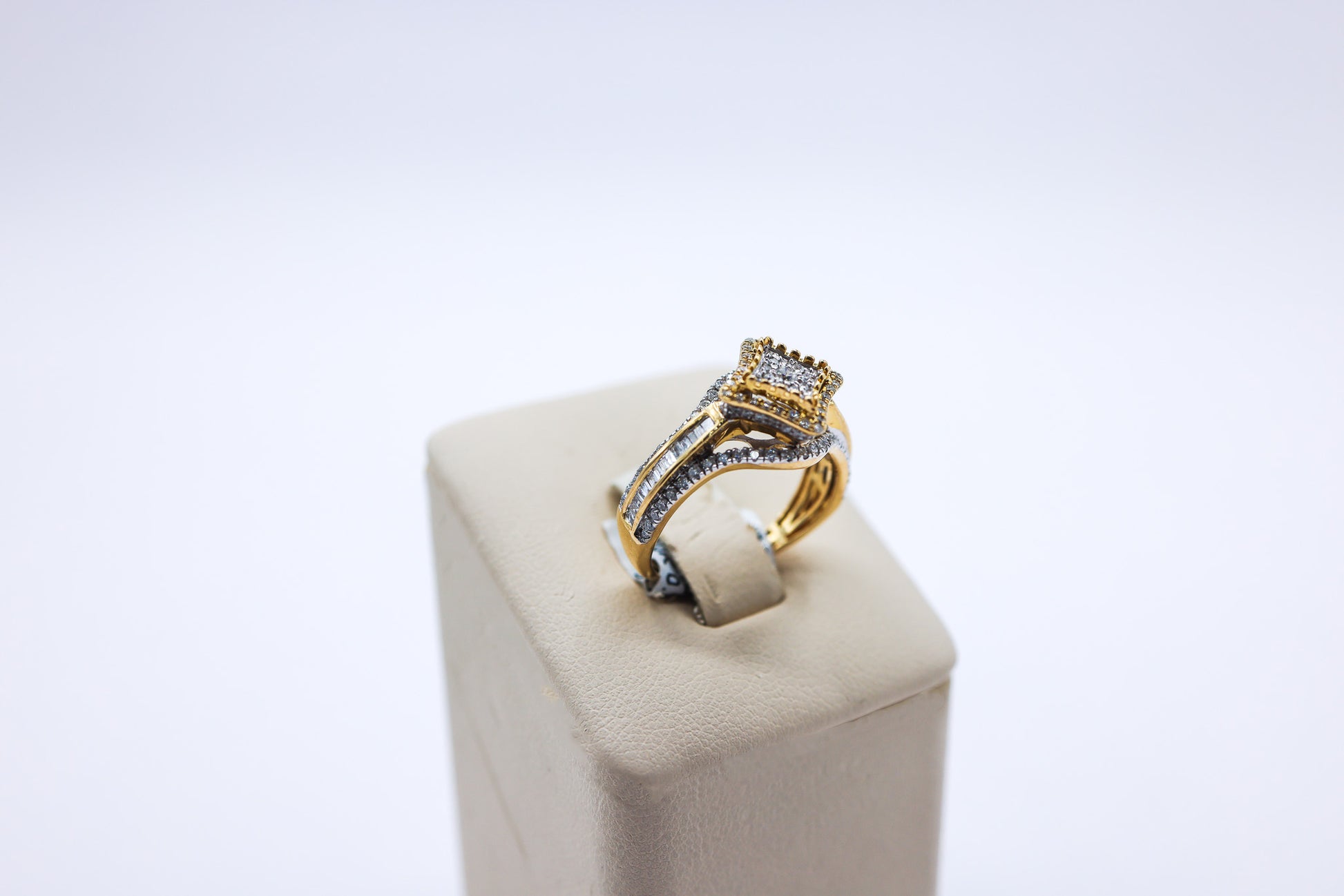 10K Gold 0.72 CTW Sparkle Diamond Ladies Ring