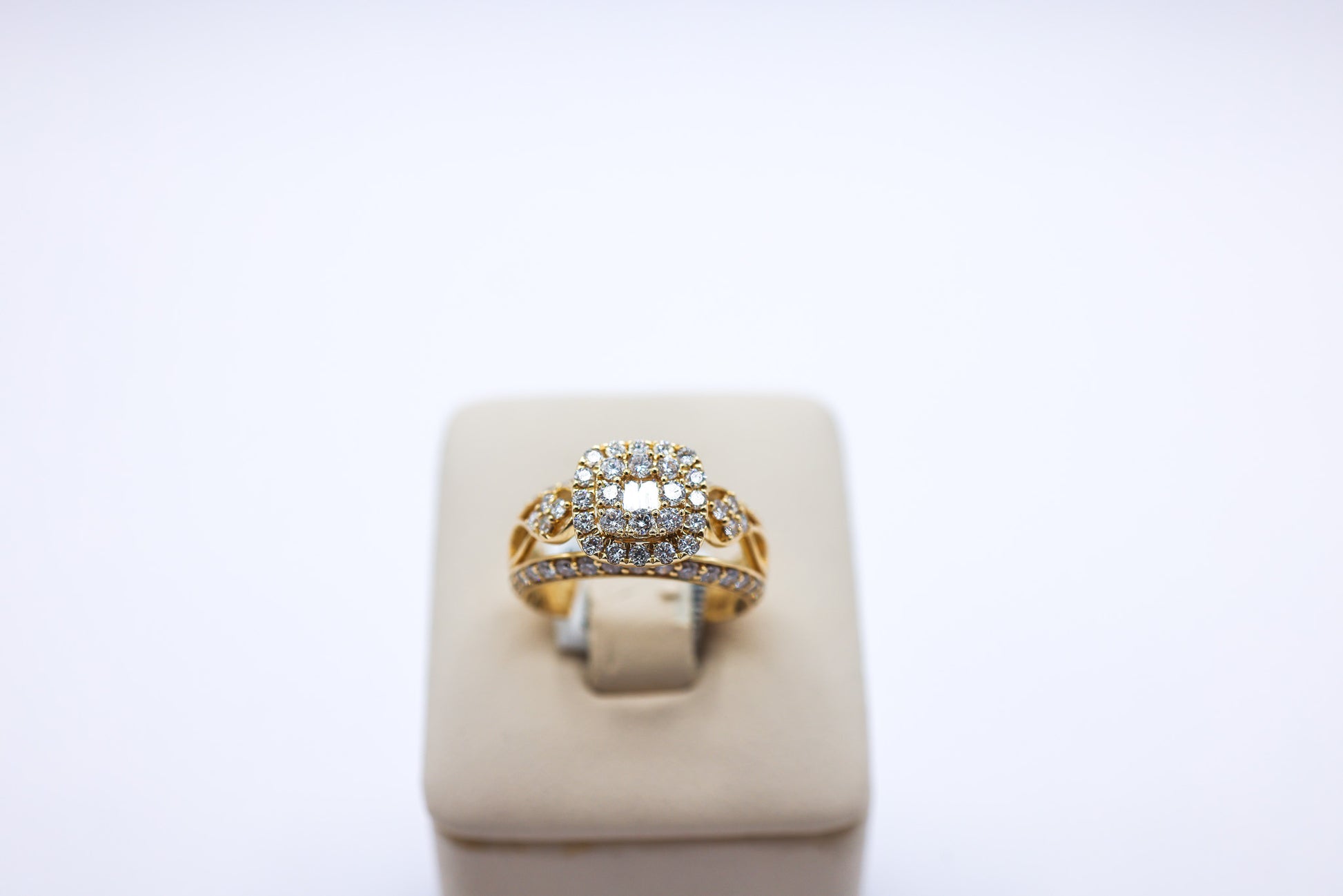 10K Gold 1.20CTW Princess Cushion Cut Twisted Shank Ladies Diamond Ring