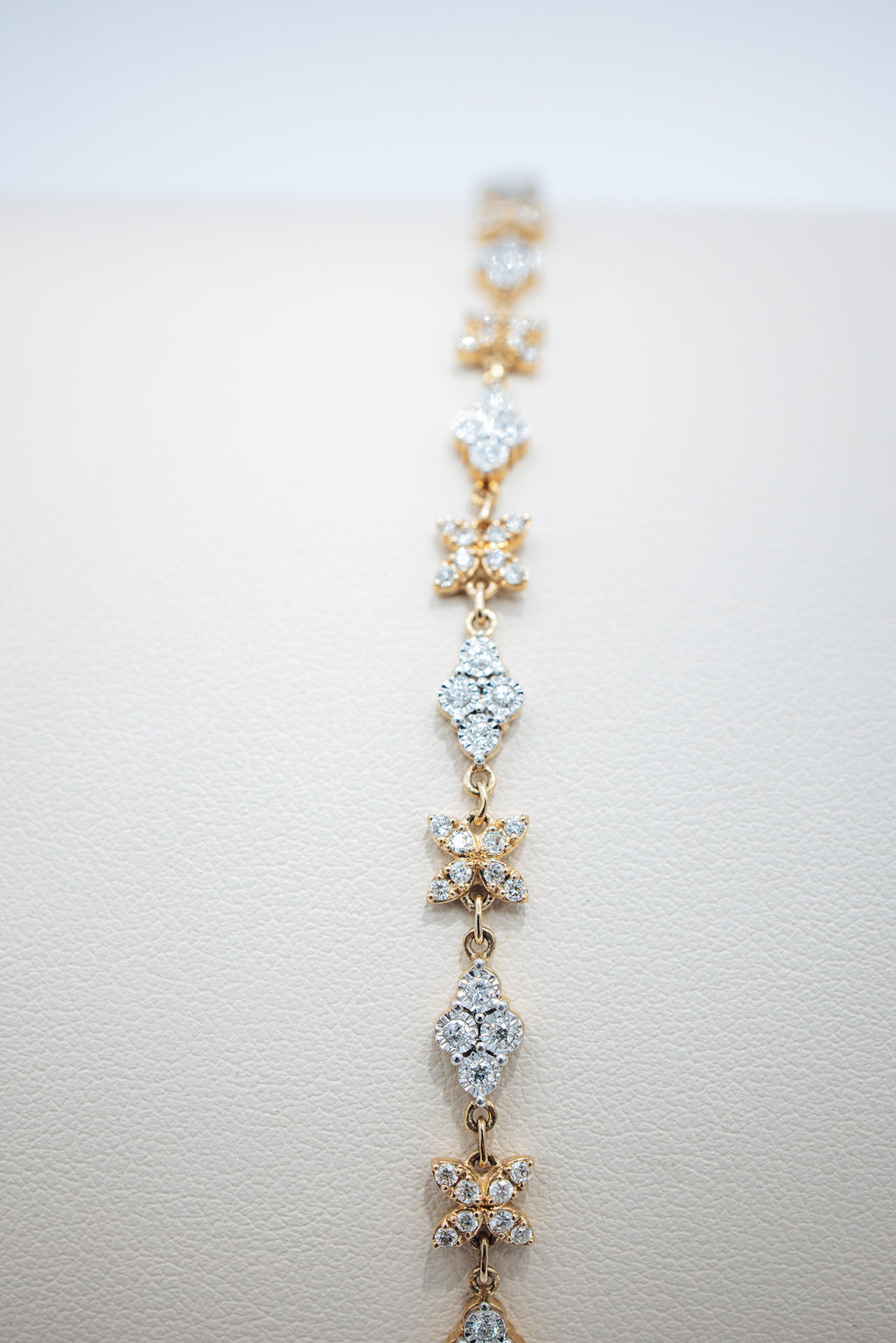 Flower Ladies Diamond Bracelet - 10K Gold 1.10CTW