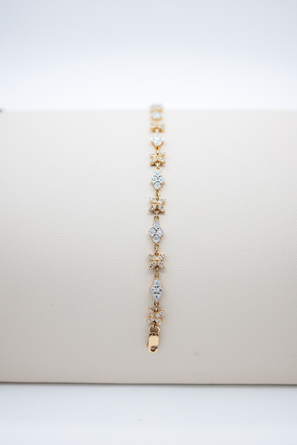 Flower Ladies Diamond Bracelet - 10K Gold 1.10CTW