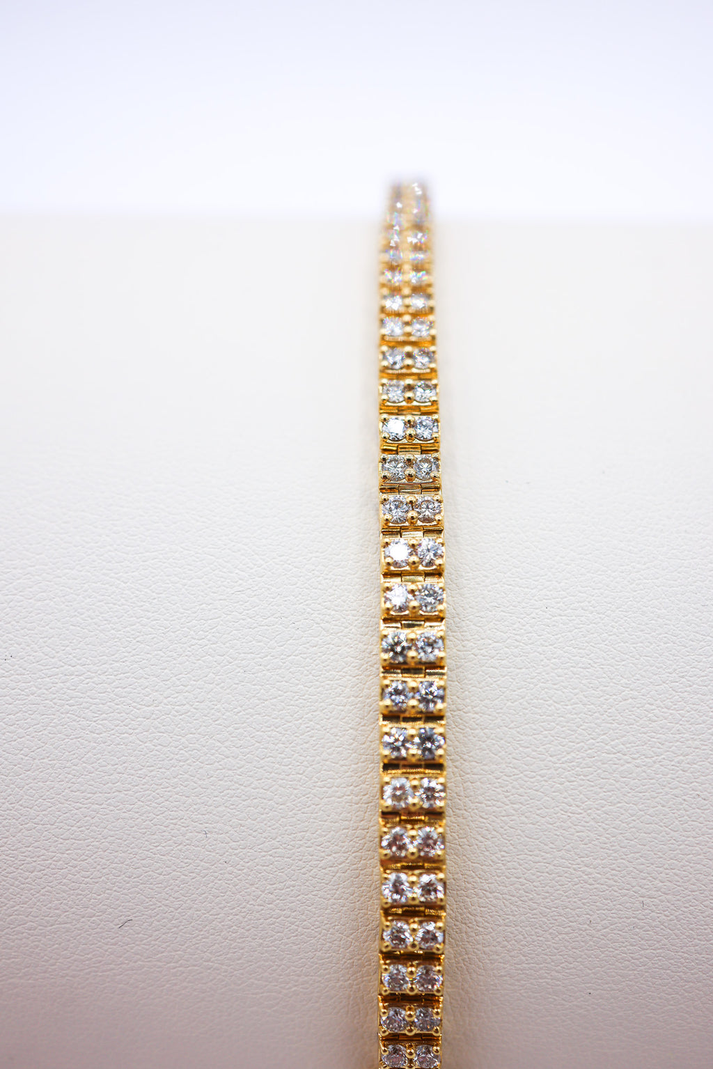 10K 7.02-7.15CT D- BRACELET RDS DARK SIZE 8.5" 5.68-7.73 MM