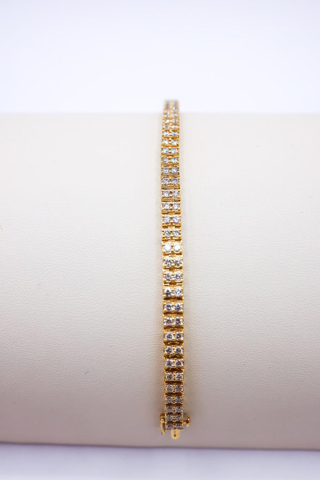 10K 7.02-7.15CT D- BRACELET RDS DARK SIZE 8.5" 5.68-7.73 MM