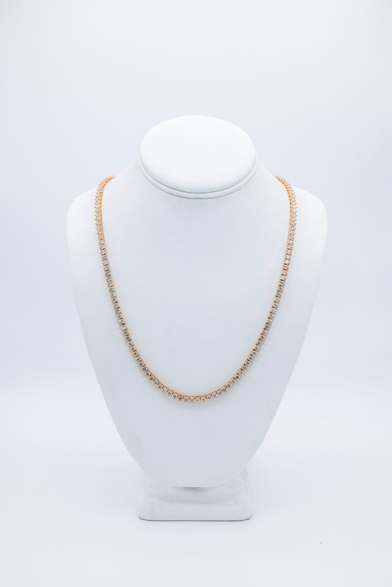 Pointer Tennis Chain 10K 21.77CTW Diamonds 24inches 4.25mm Chain