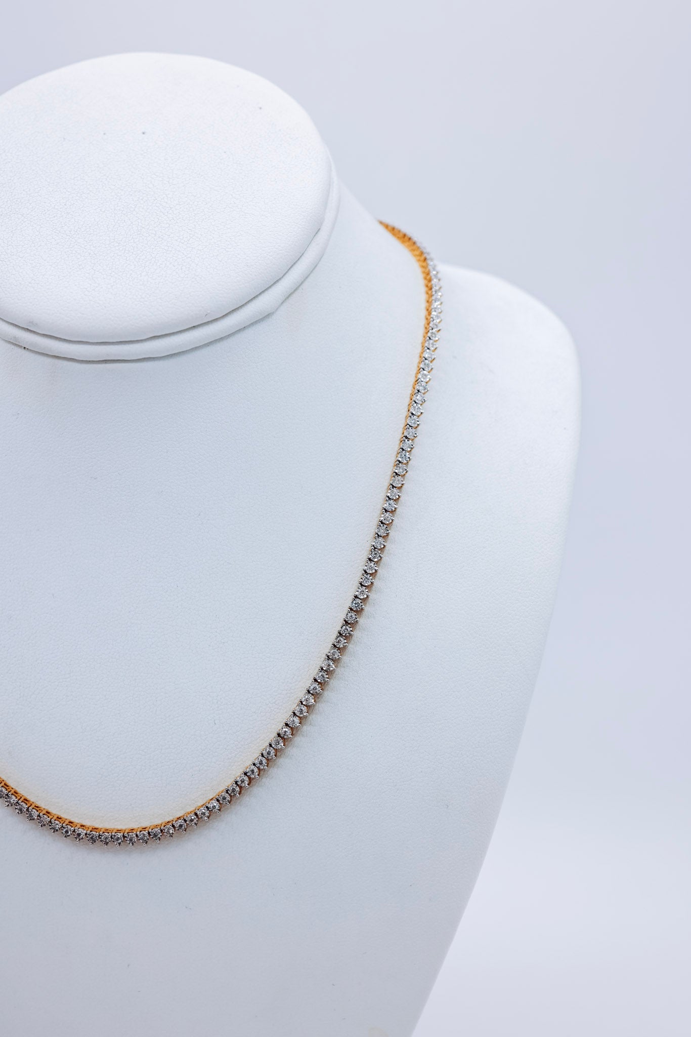 Petite Pointer tennis 3-3.5mm 10K 1.94CT Diamond Chain