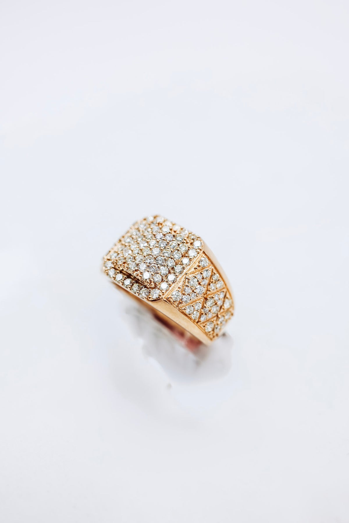 10K 1.88VTW Mens Diamond Ring